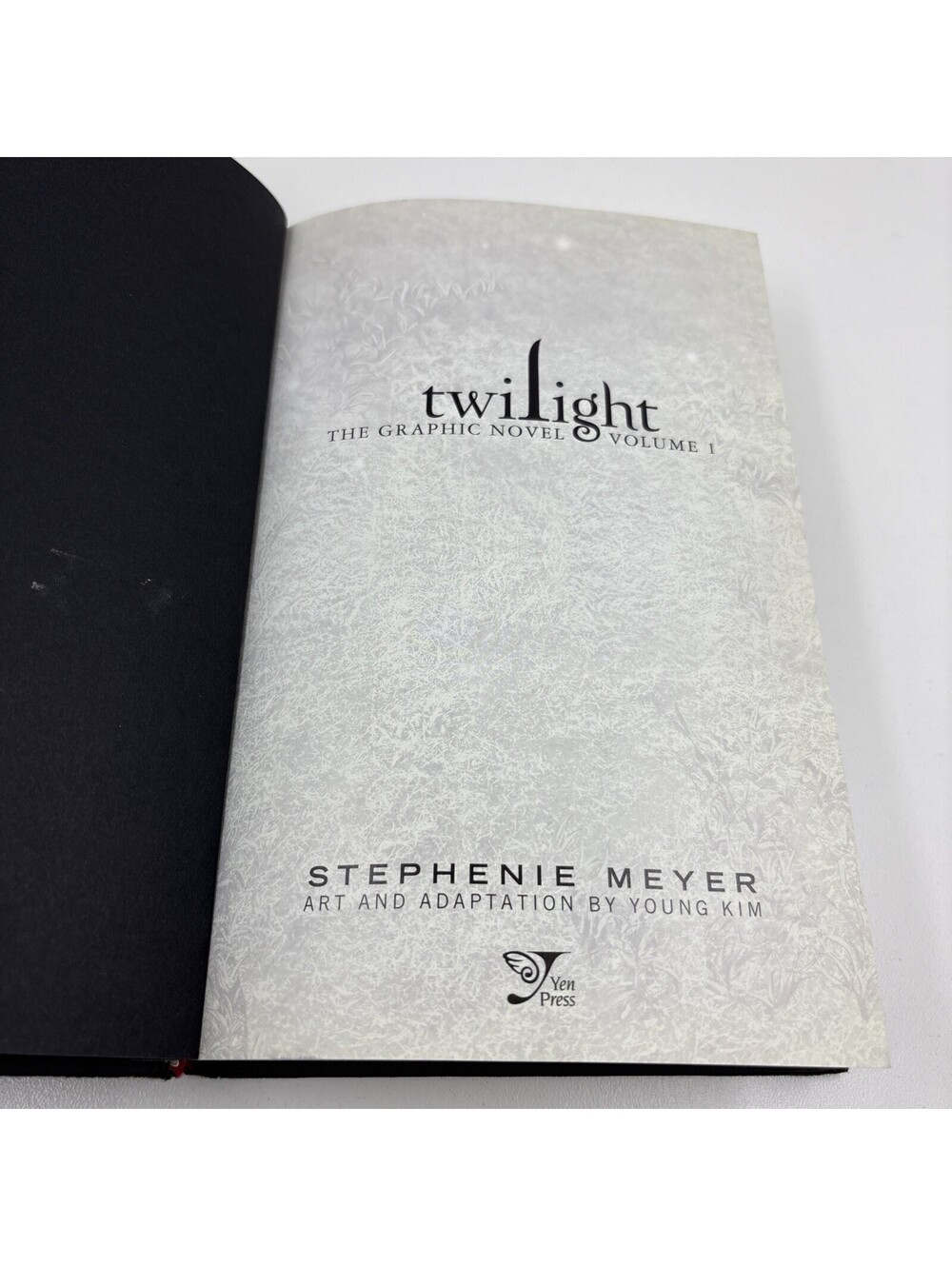 Twilight The Graphic Novel Volume 1 by Stephenie Meyer No Slip Cover